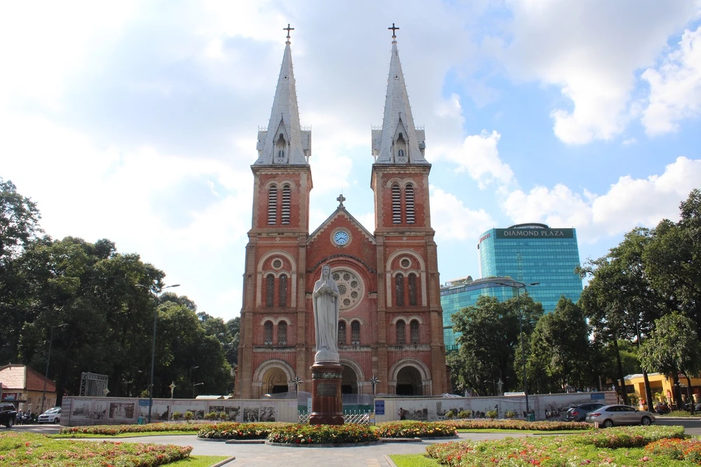 Notre Dame Cathedral Saigon: Beauty from ancient to modern