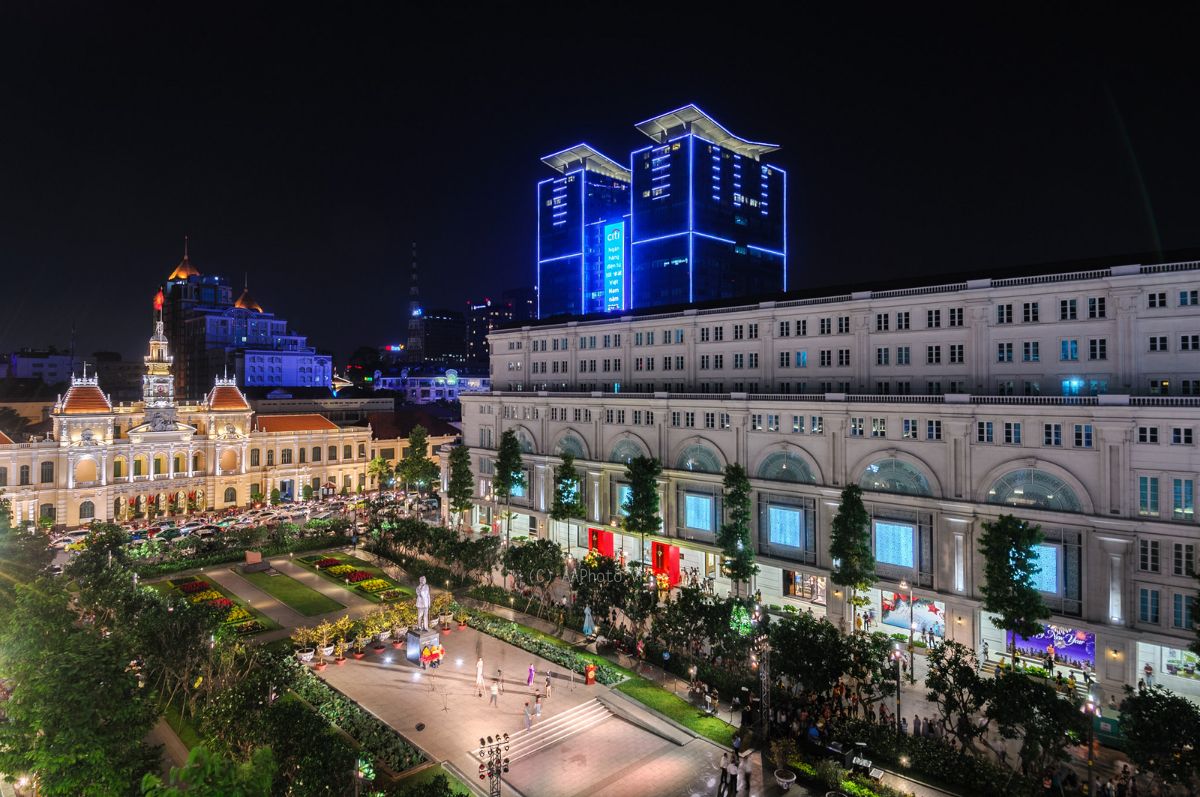 Nguyen Hue walking square, one of the city's bustling entertainment and relaxation spots
