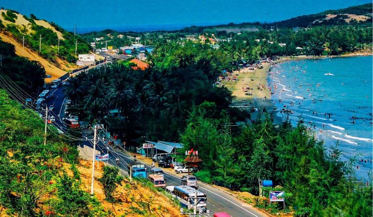 Come to Hon Rom Mui Ne to see the pristine ocean picture