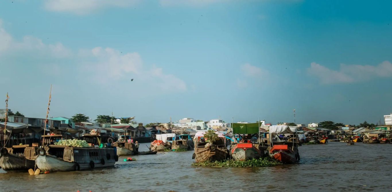 Về miền Tây, trải nghiệm tham quan chợ nổi Ngã Bảy nổi tiếng Hậu Giang