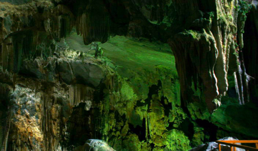 Tien Son Cave