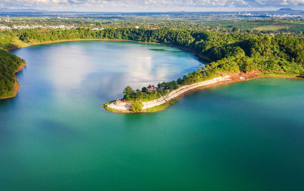 Admire Pleiku Lake (T'nung Lake) - Gia Lai