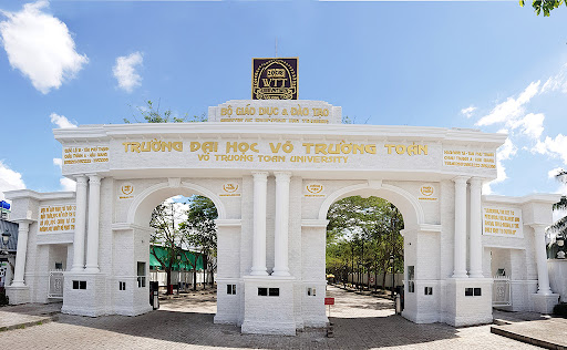 Trường Đại Học Võ Trường Toản được thiết kế với Kiến trúc cổ điển và hiện đại