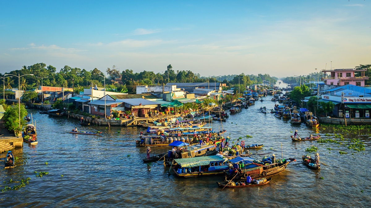 Chợ nổi Ngã Năm đậm nét hoang sơ ở Miền Tây
