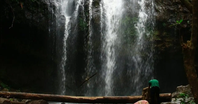 Luu Ly Waterfall