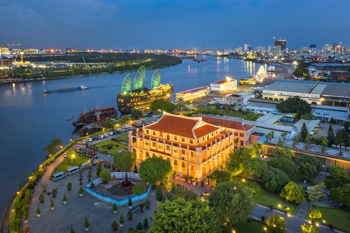 Admire the beauty of Ben Nha Rong - "Where Uncle Ho's footprints are imprinted"