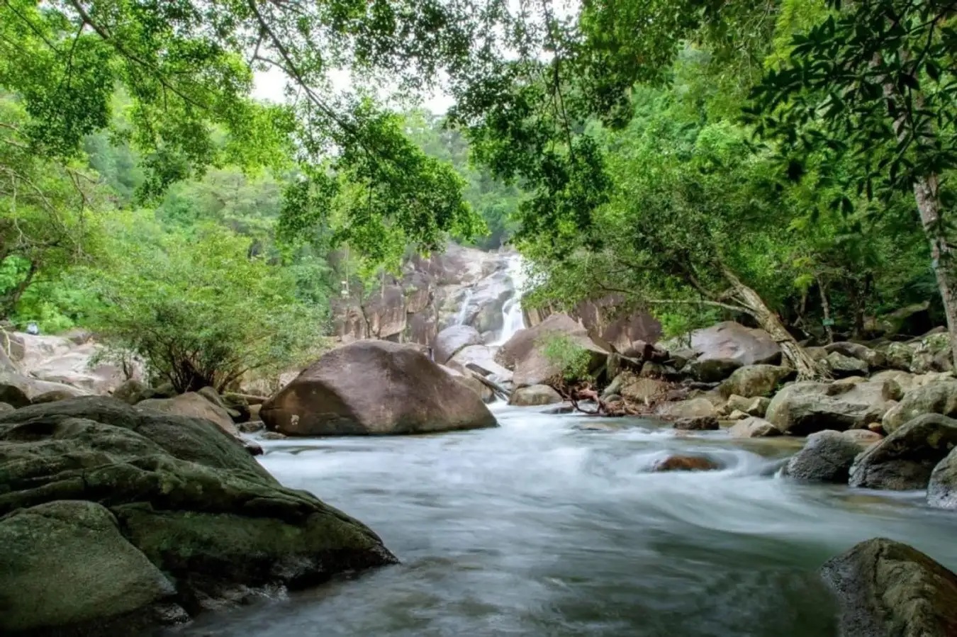 Ba Waterfall Binh Thuan - Poetic beauty amidst majestic mountains and forests