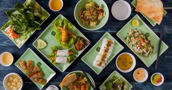 Ẩm Thực Huế: Những Món Ngon Nhất Bạn Phải Nếm Thử