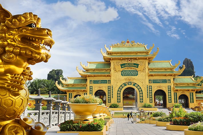 Dai Nam Van Hien Tourist Area