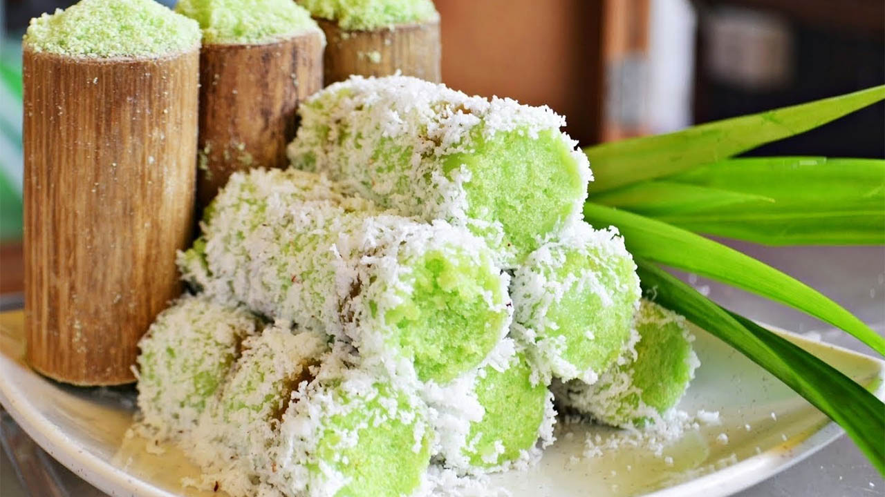 Kien Giang's Pandan Leaf Tube Cake