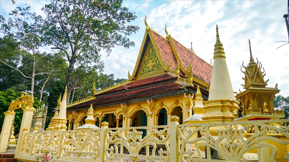 chua-ang-ngan-nam-tuoi-tra-vinh.jpg